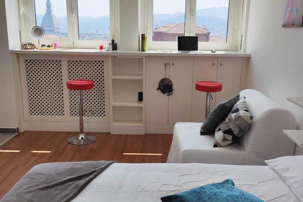 Domus Nova - Una Finestra Sui Tetti Turin Exterior foto